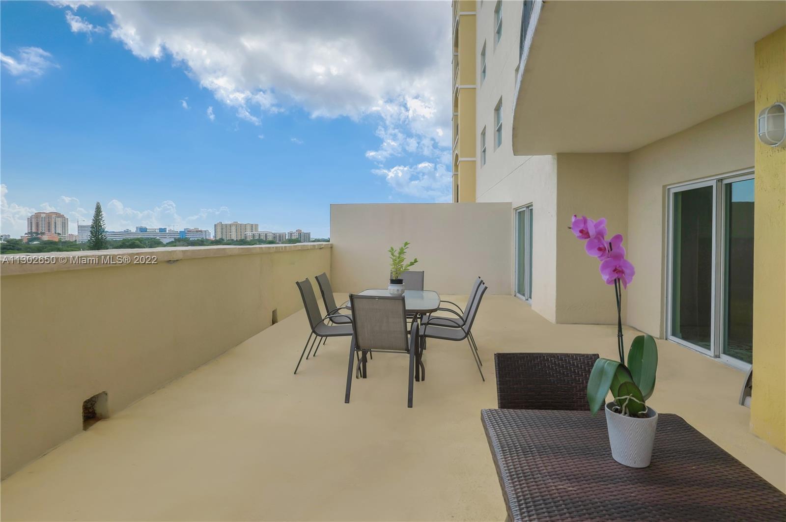 1627 SW 37th Ave Unit: 206