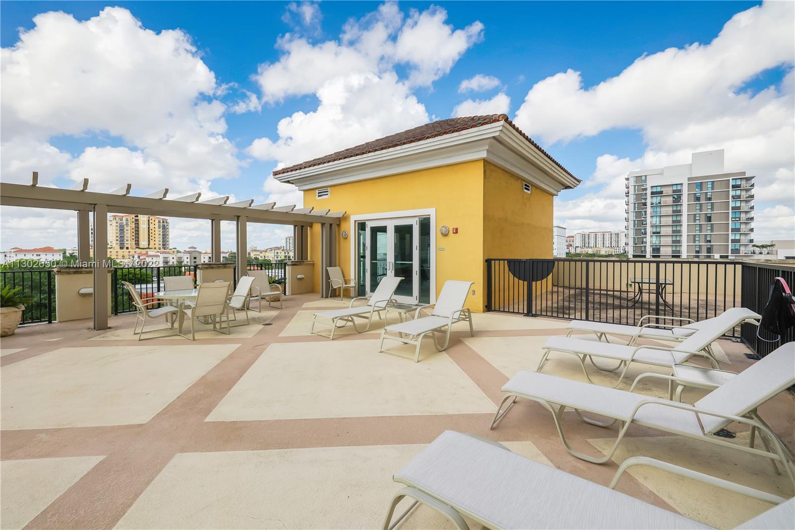 1627 SW 37th Ave Unit: 206
