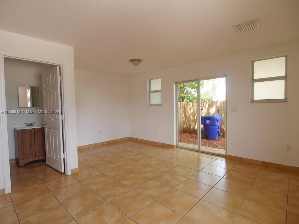 725 NW 70th St Unit: 1