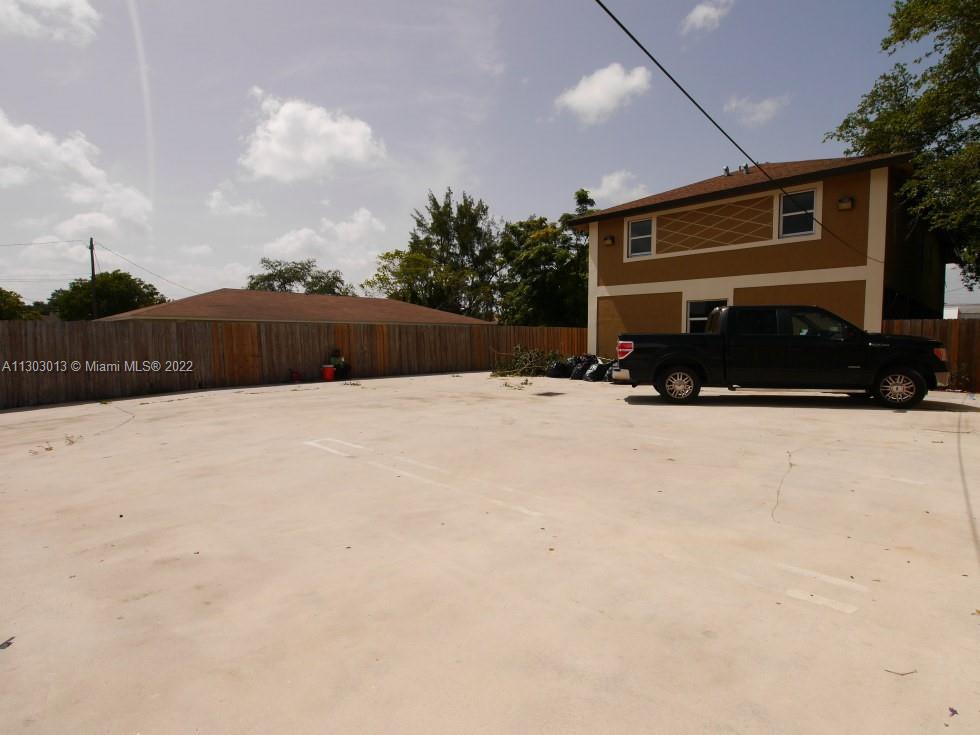 725 NW 70th St Unit: 1