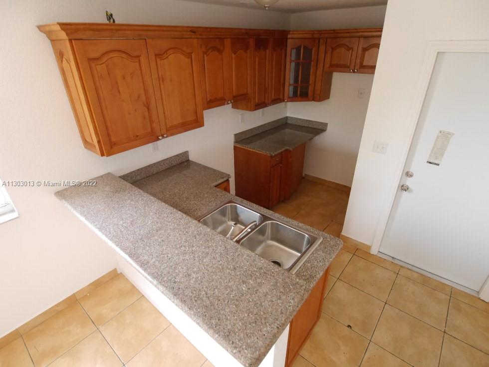 725 NW 70th St Unit: 1