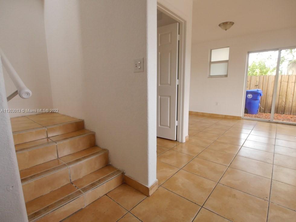 725 NW 70th St Unit: 1