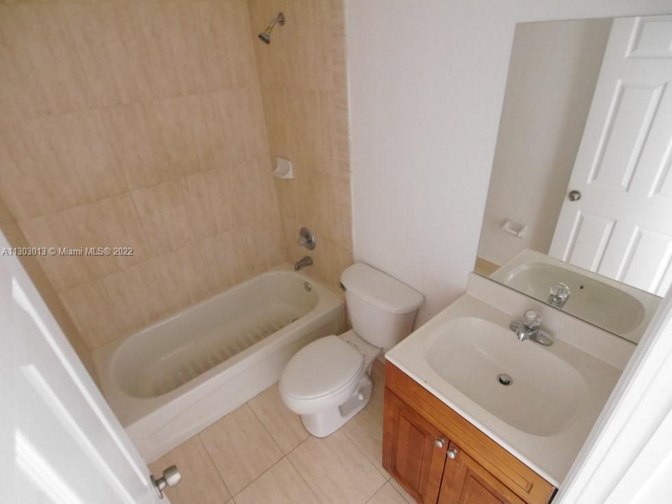 725 NW 70th St Unit: 1