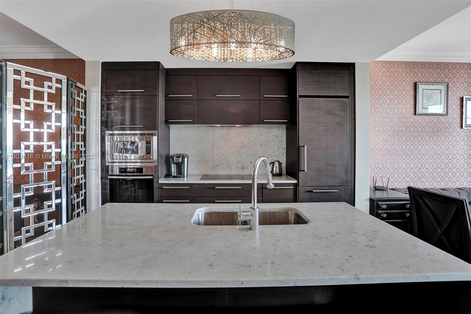 900 Biscayne Blvd Unit: 2004
