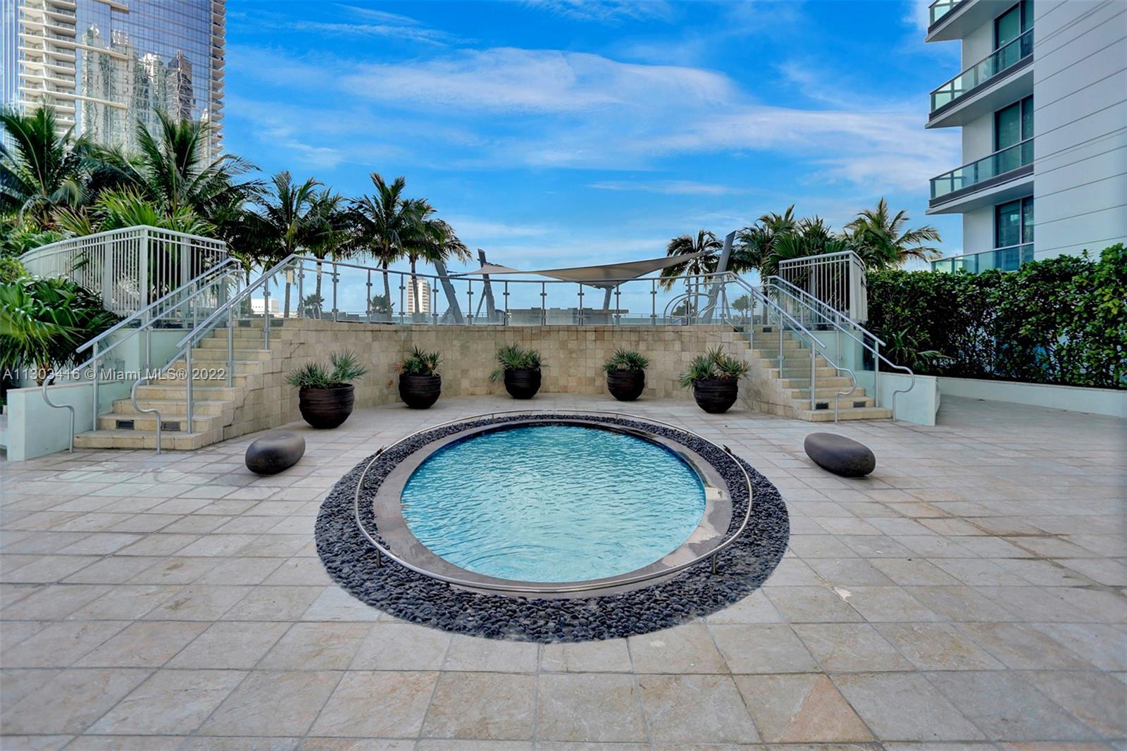 900 Biscayne Blvd Unit: 2004