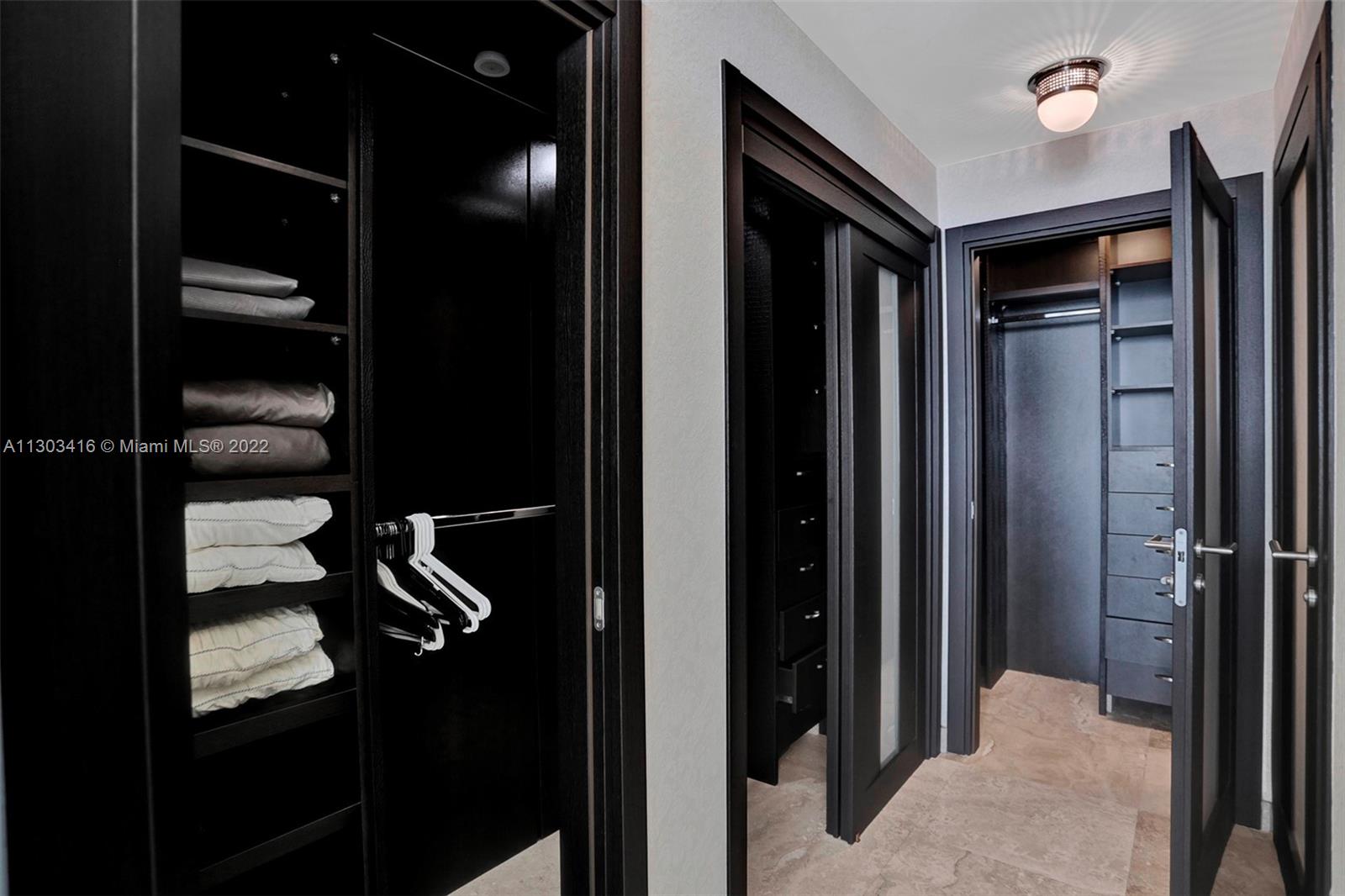 900 Biscayne Blvd Unit: 2004