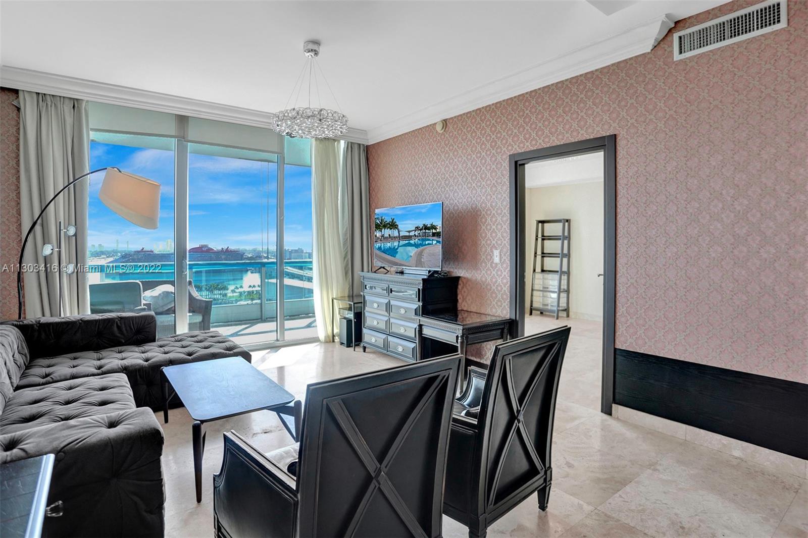 900 Biscayne Blvd Unit: 2004