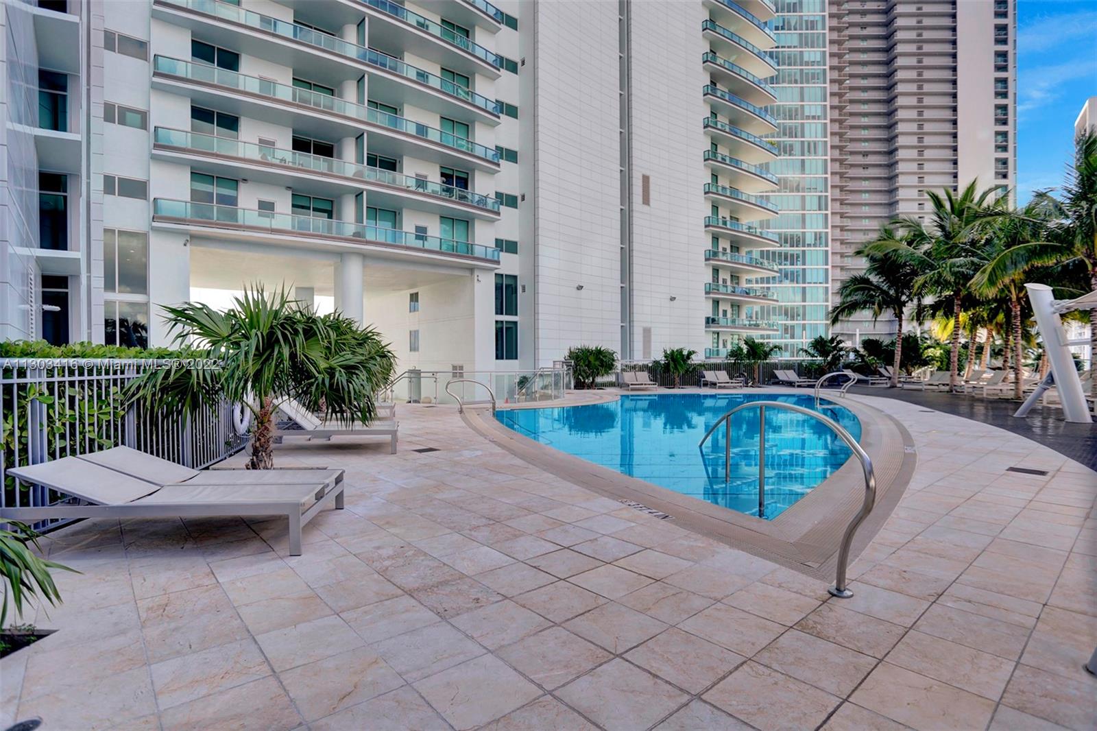 900 Biscayne Blvd Unit: 2004