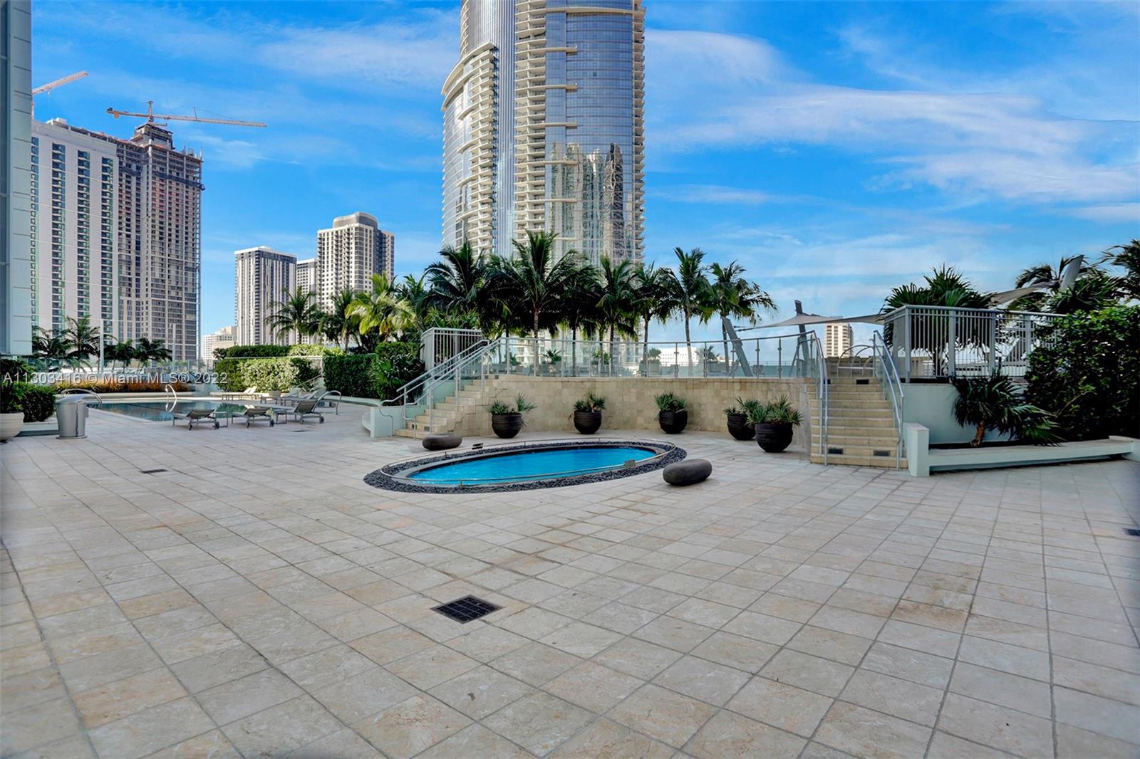 900 Biscayne Blvd Unit: 2004