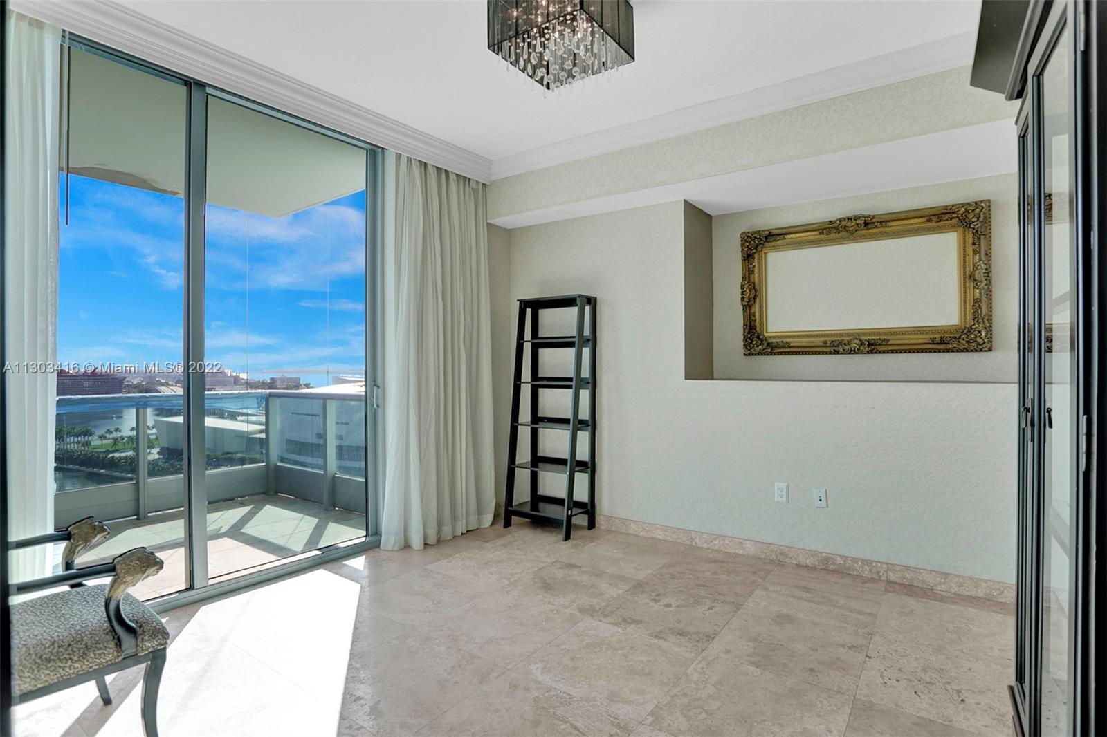 900 Biscayne Blvd Unit: 2004