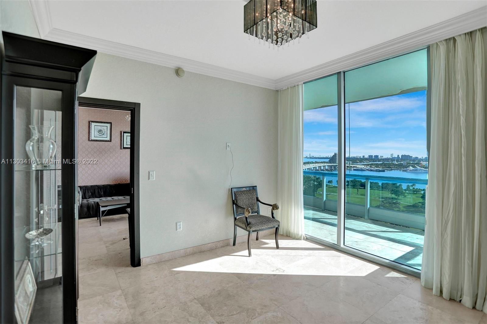 900 Biscayne Blvd Unit: 2004