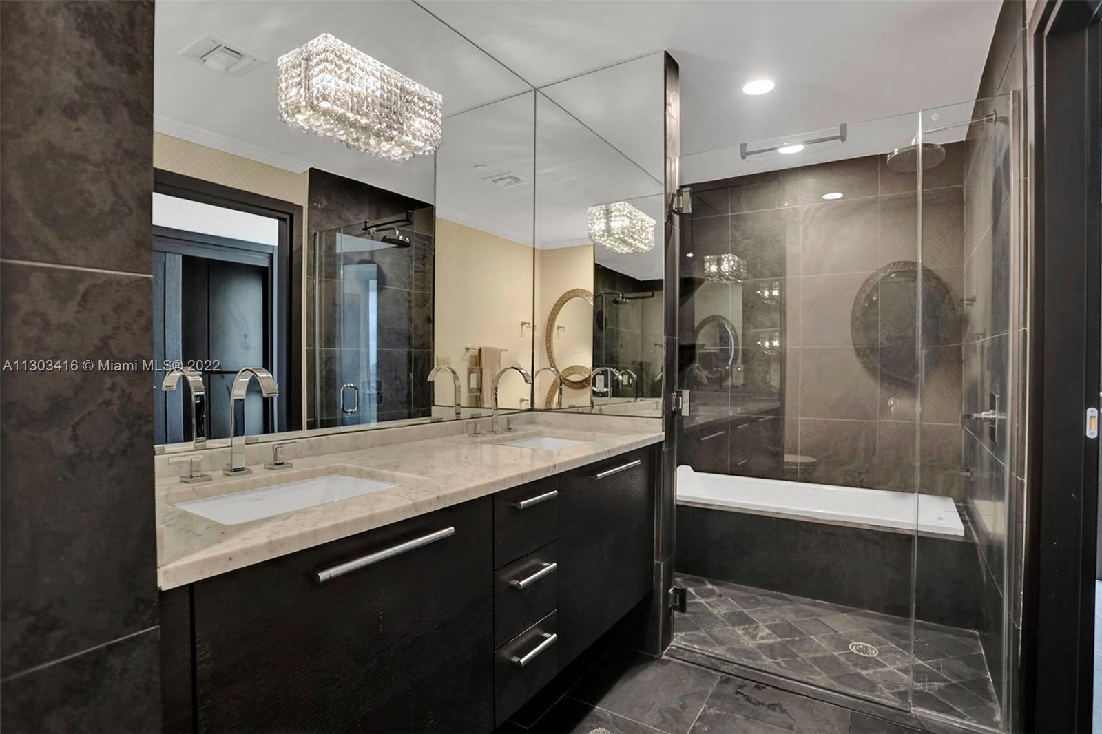 900 Biscayne Blvd Unit: 2004