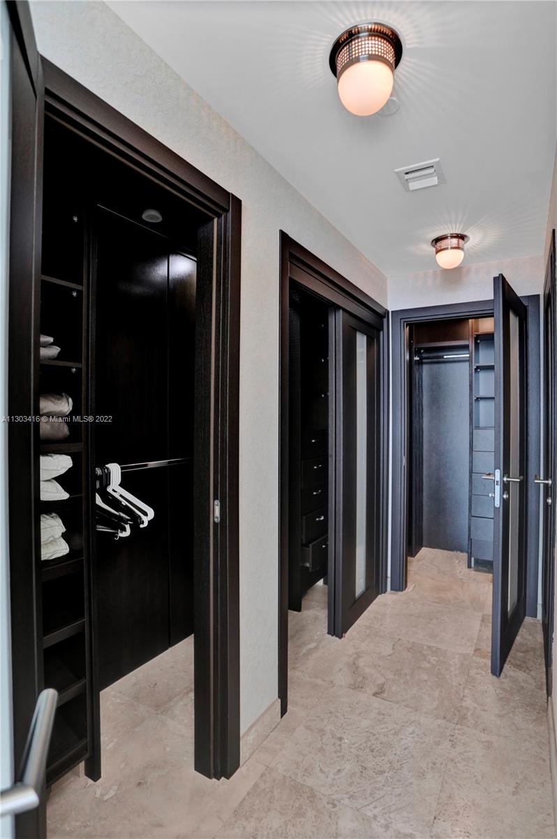900 Biscayne Blvd Unit: 2004