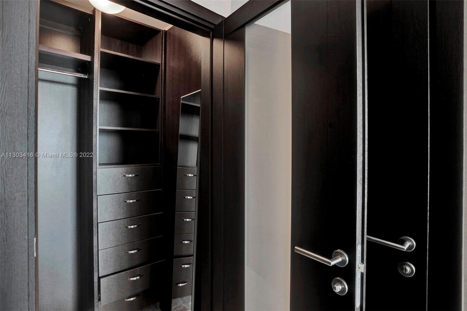 900 Biscayne Blvd Unit: 2004