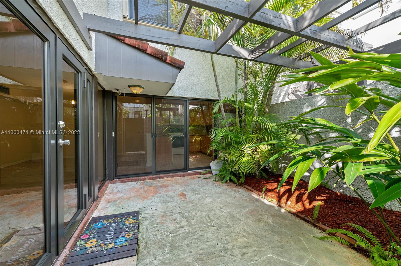 4718 SW 67th Ave Unit: B7