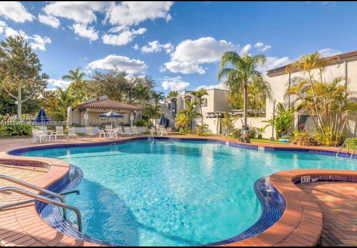 4718 SW 67th Ave Unit: B7