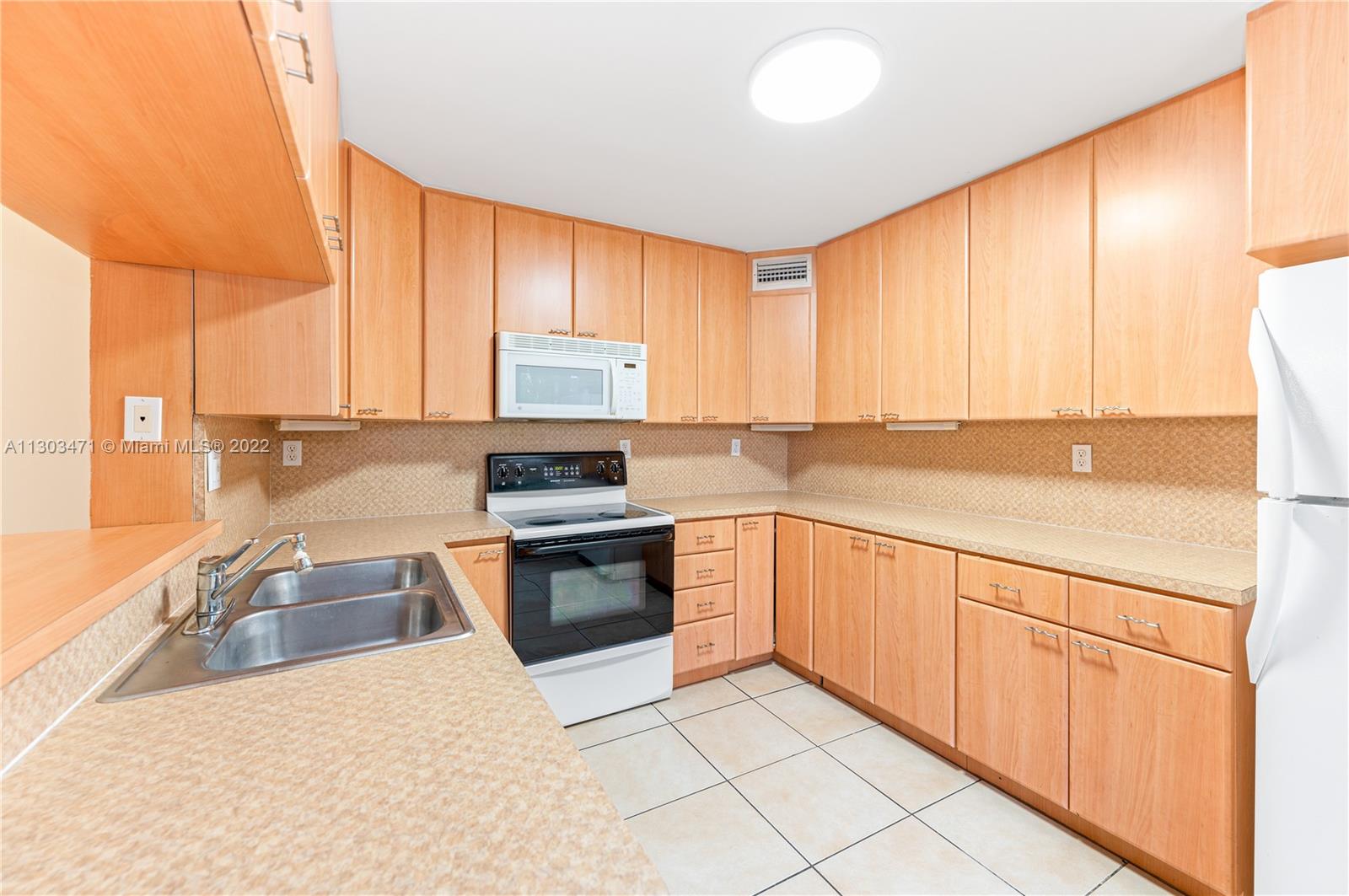 4718 SW 67th Ave Unit: B7