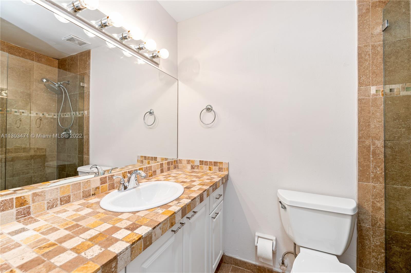 4718 SW 67th Ave Unit: B7