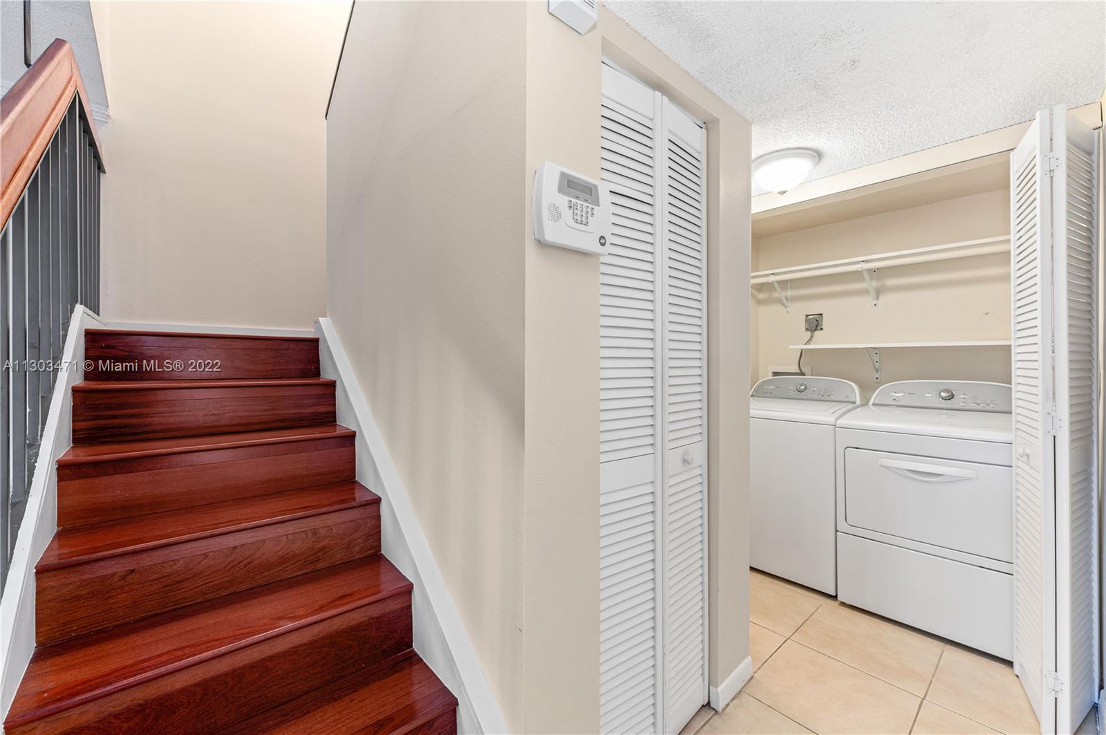 4718 SW 67th Ave Unit: B7