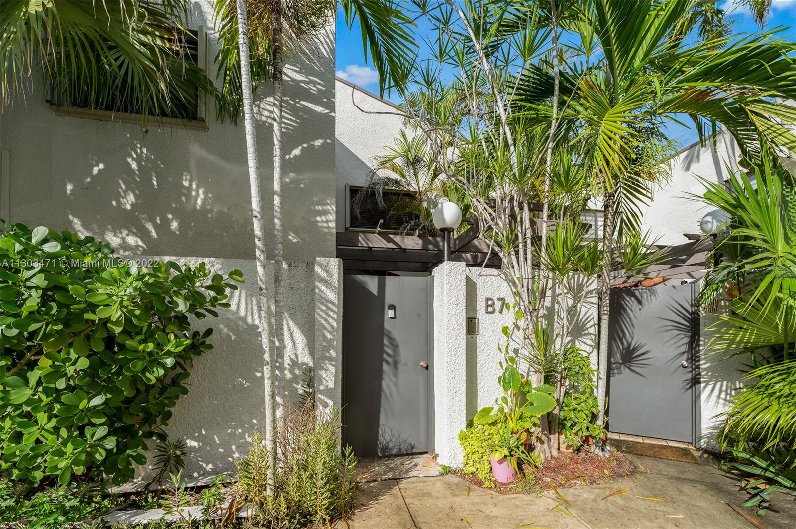 4718 SW 67th Ave Unit: B7