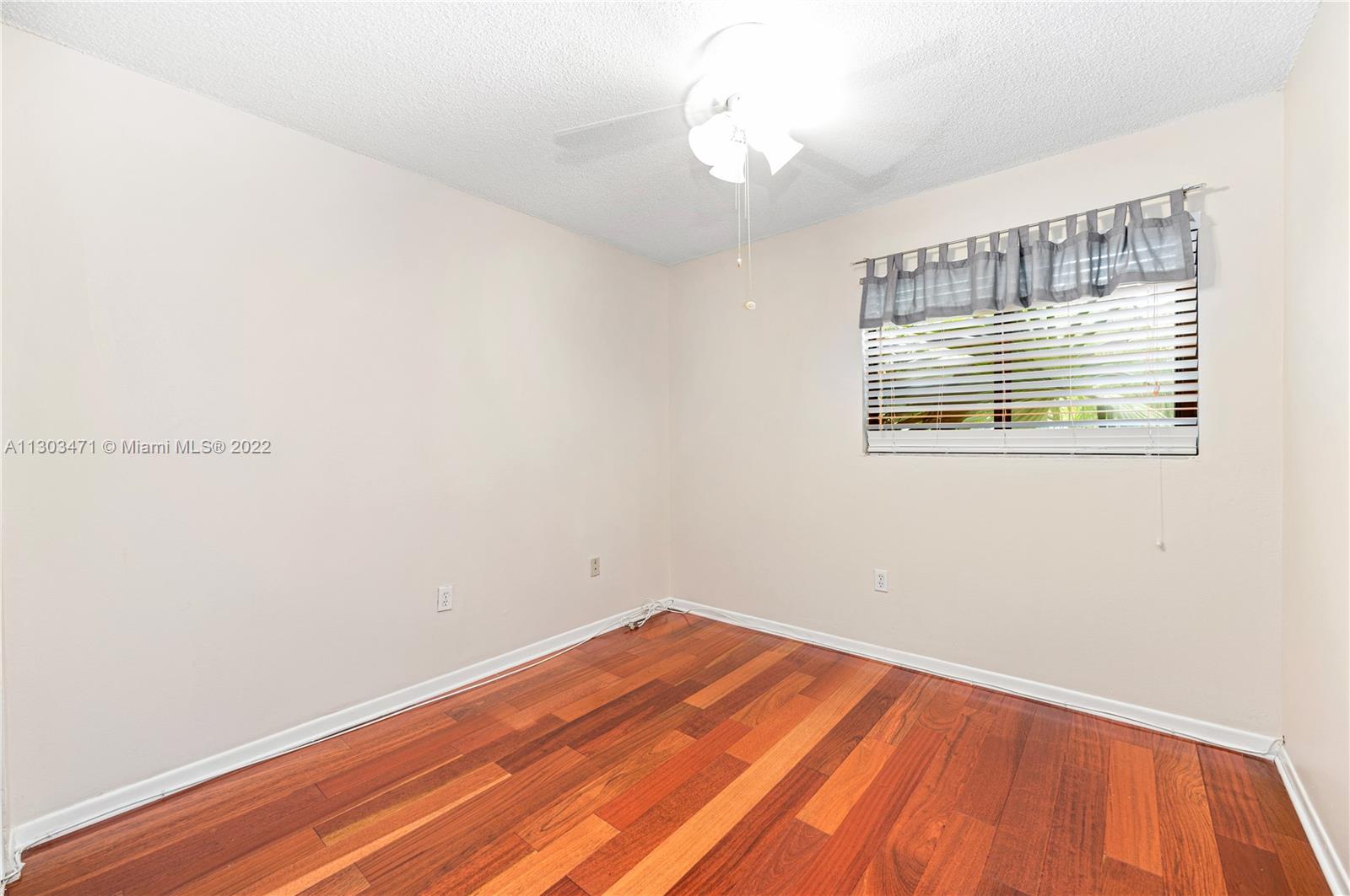 4718 SW 67th Ave Unit: B7