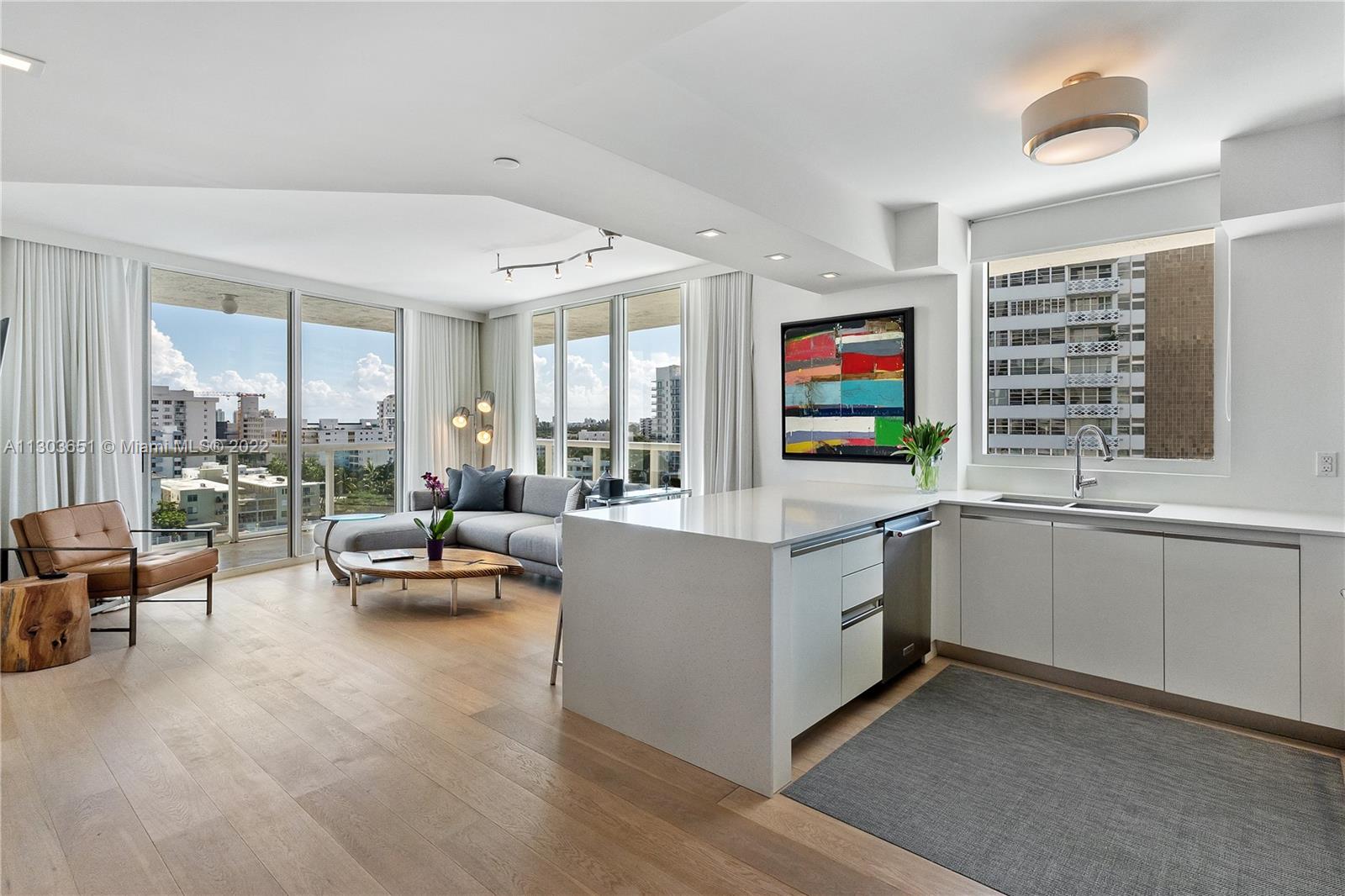 10 Venetian Way Unit: 905