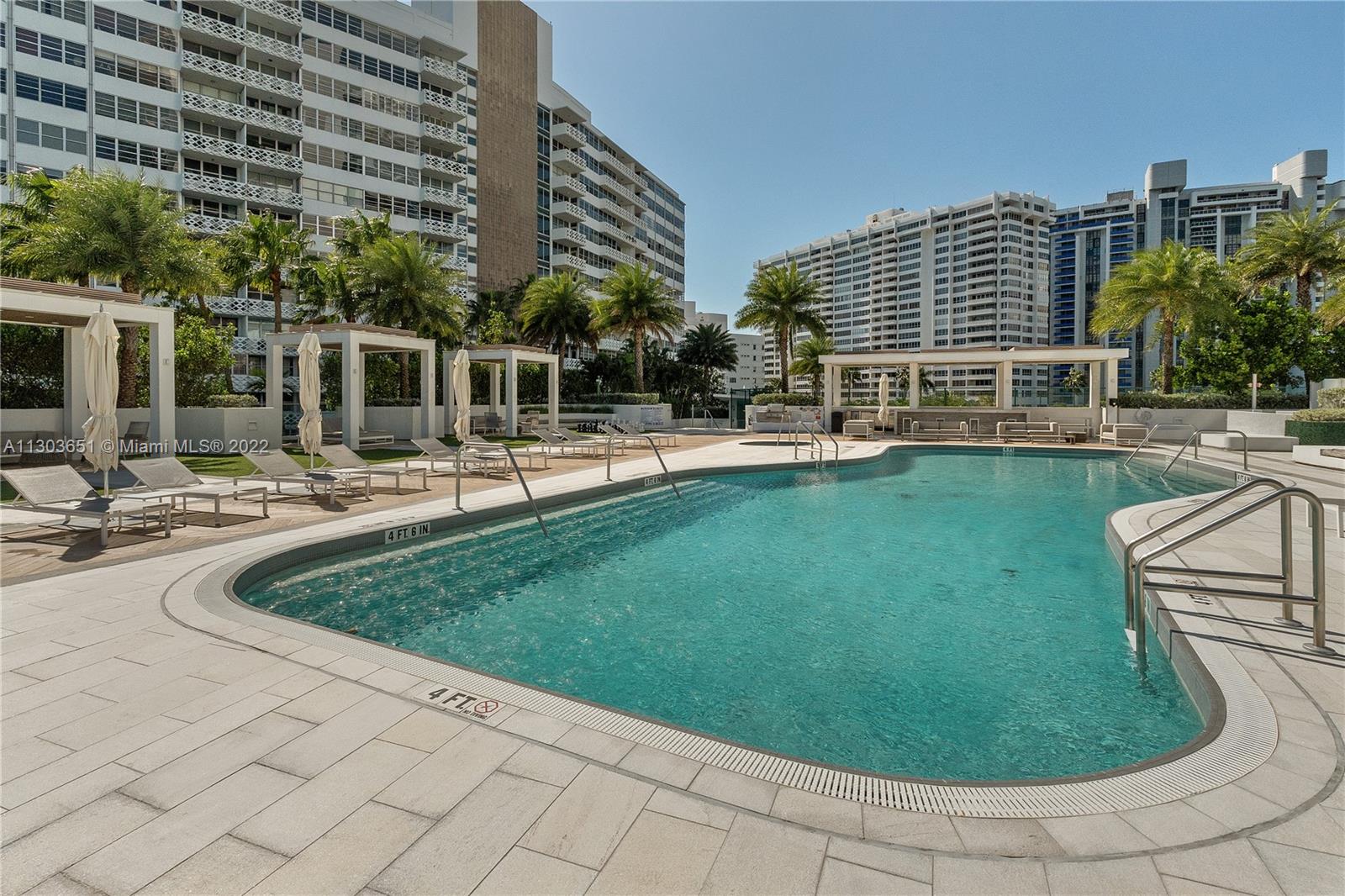10 Venetian Way Unit: 905