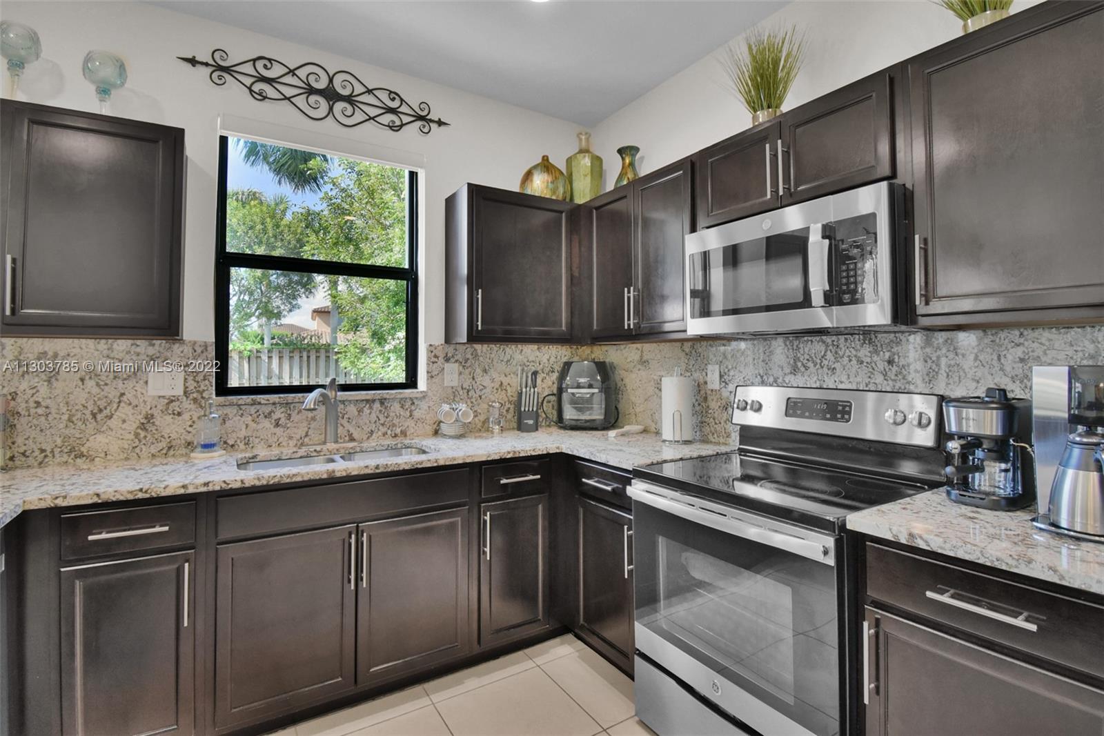 634 SE 37th Ave