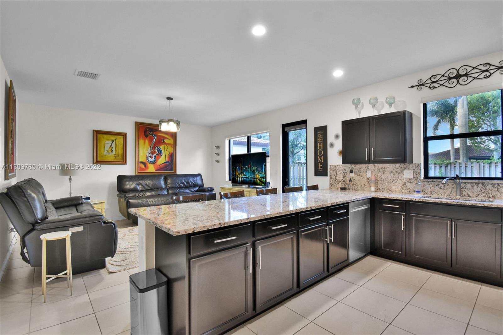 634 SE 37th Ave