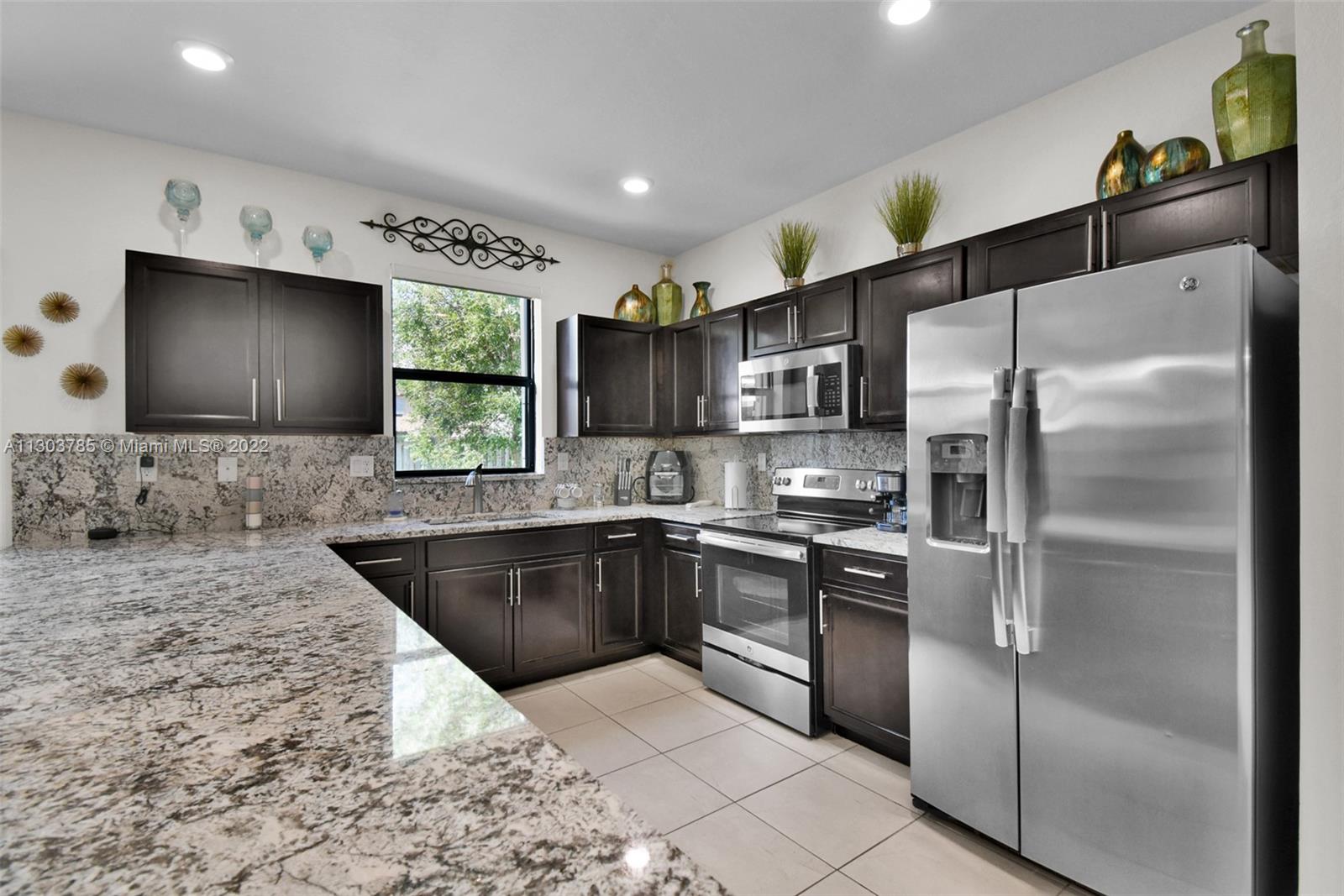 634 SE 37th Ave