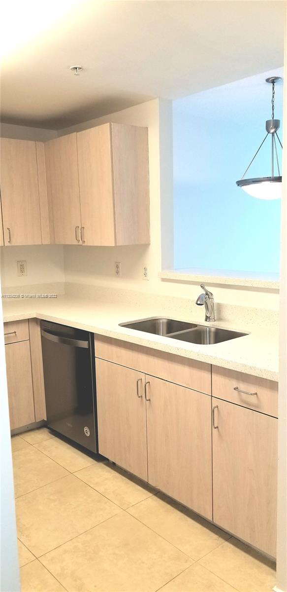 50 Menores Ave Unit: 717