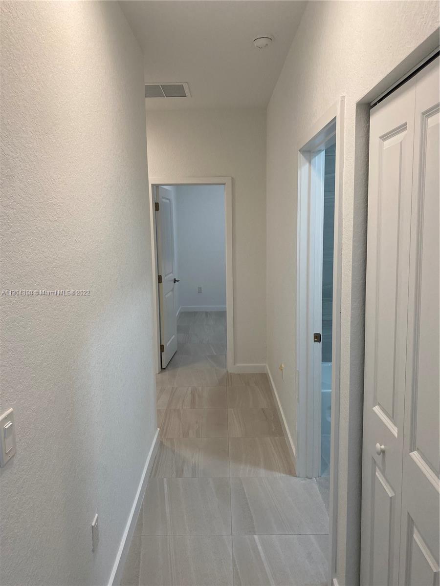 15400 NE 7th Ave Unit: 15400