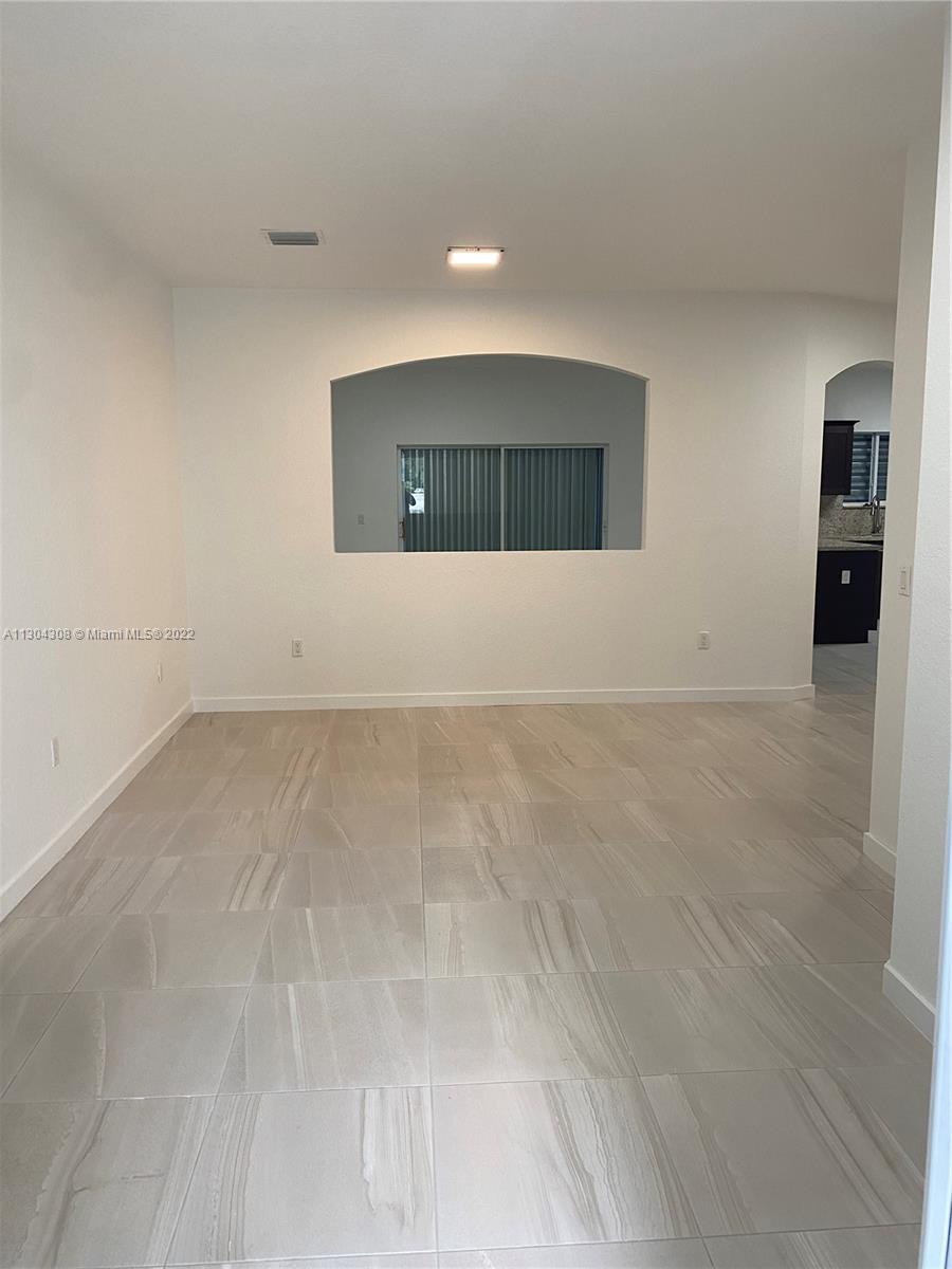 15400 NE 7th Ave Unit: 15400