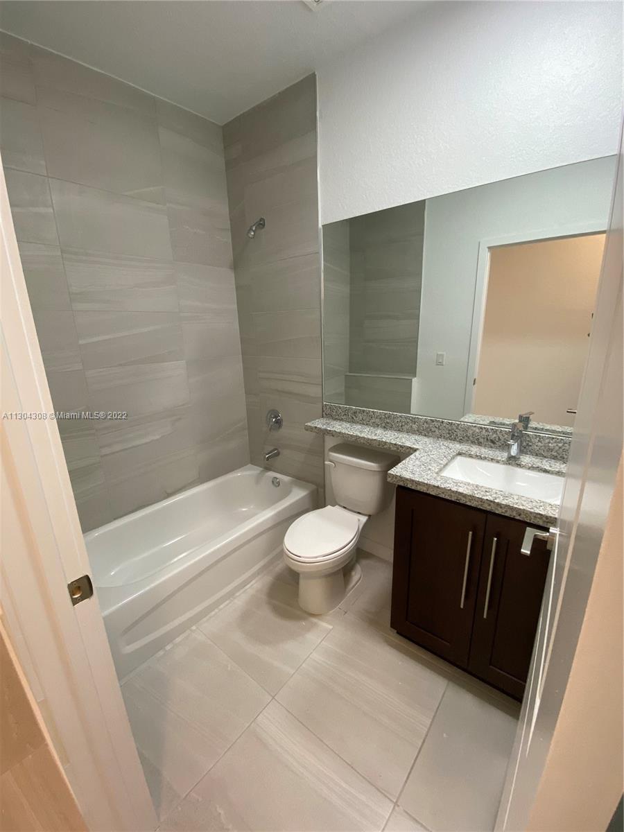 15400 NE 7th Ave Unit: 15400