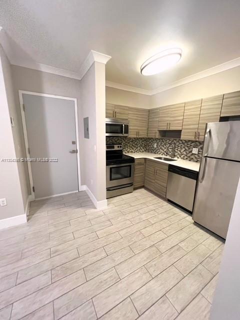 115 Menores Ave Unit: 11