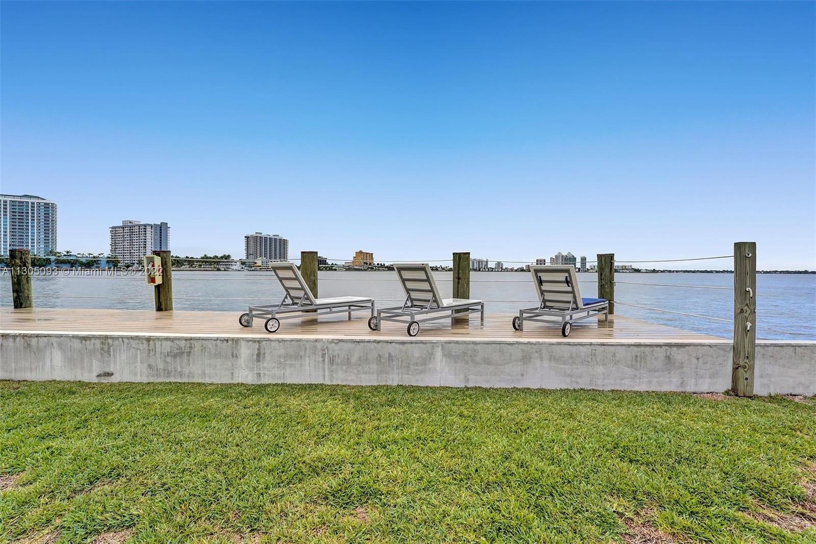 2250 Bay Dr Unit: 14