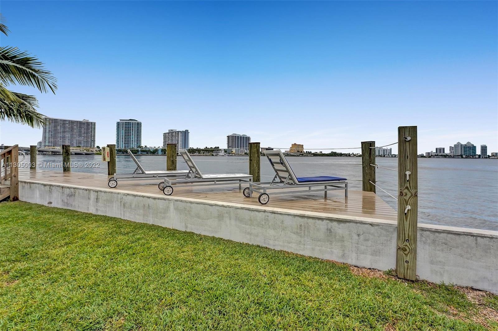 2250 Bay Dr Unit: 14