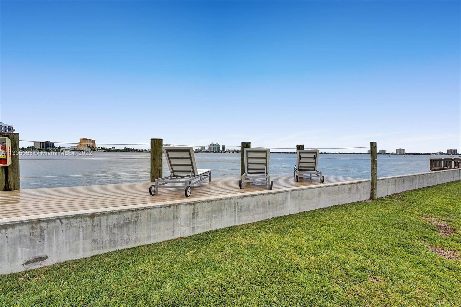 2250 Bay Dr Unit: 14