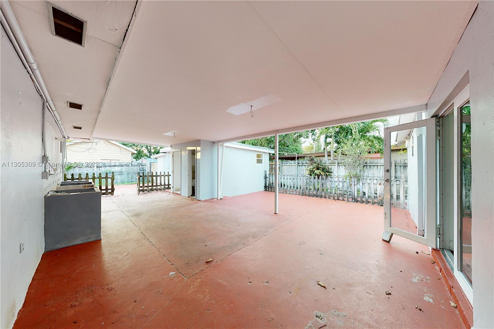854 NW 30th Pl