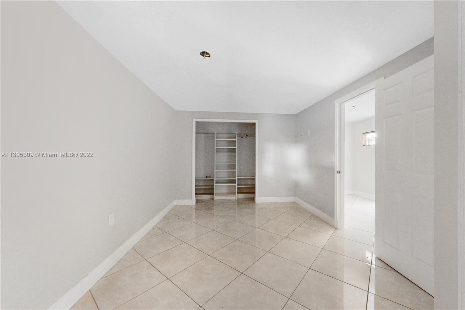 854 NW 30th Pl