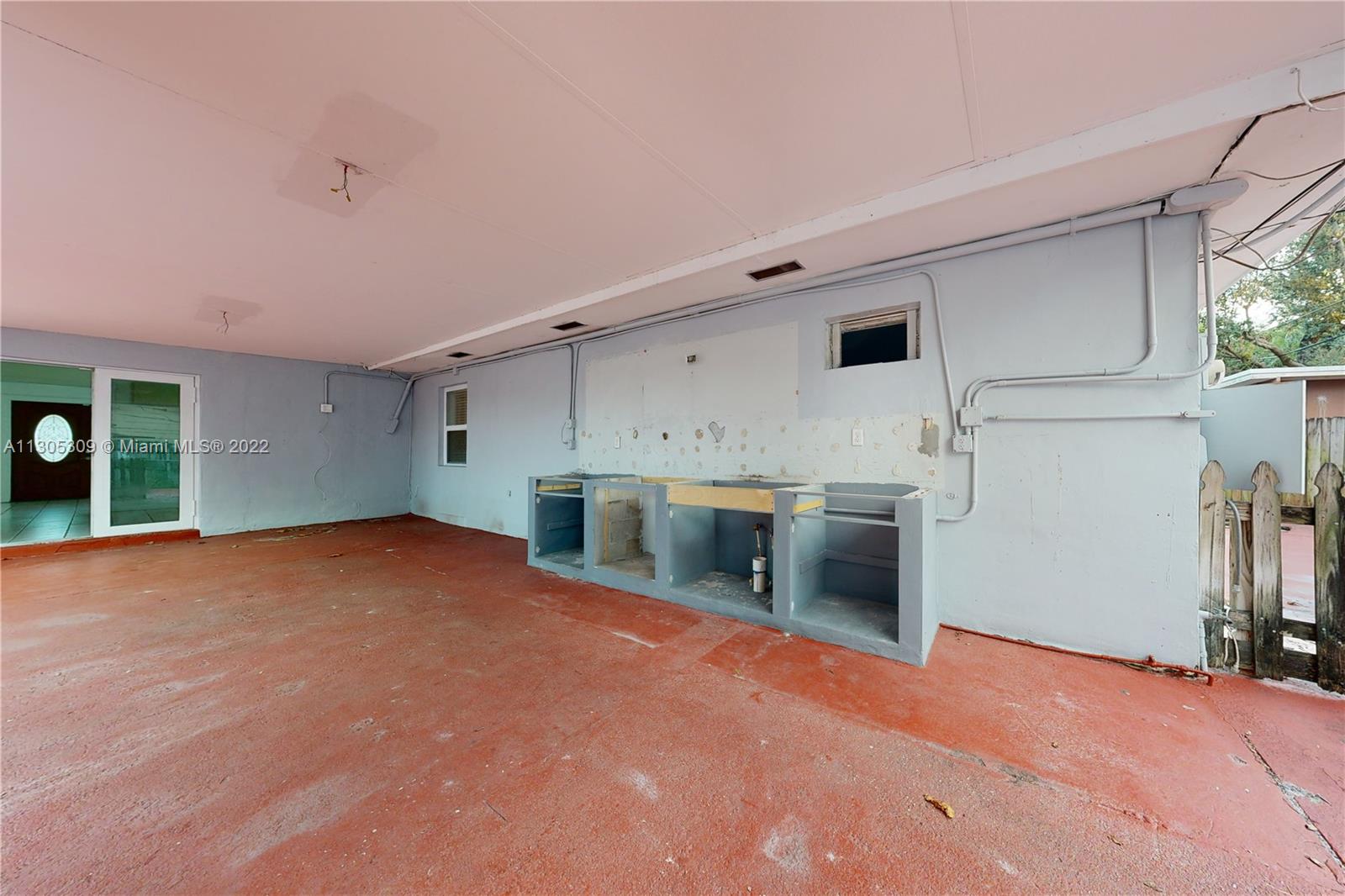 854 NW 30th Pl