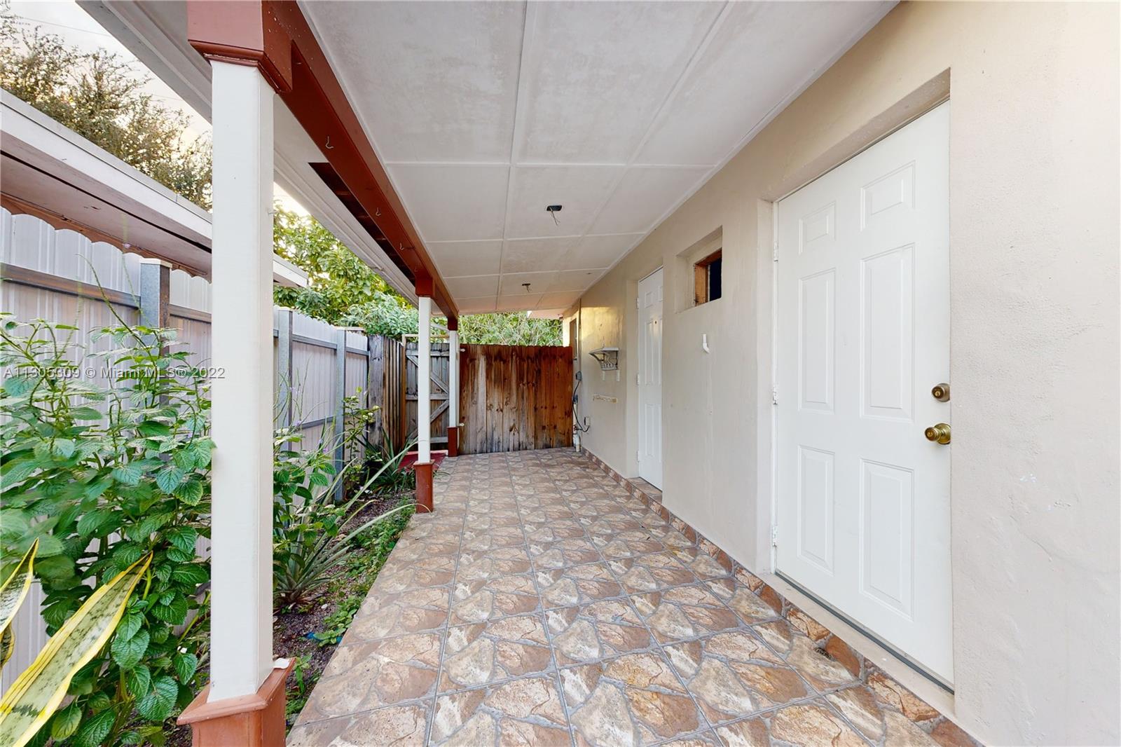 854 NW 30th Pl