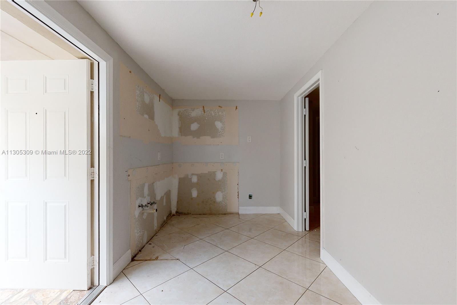 854 NW 30th Pl