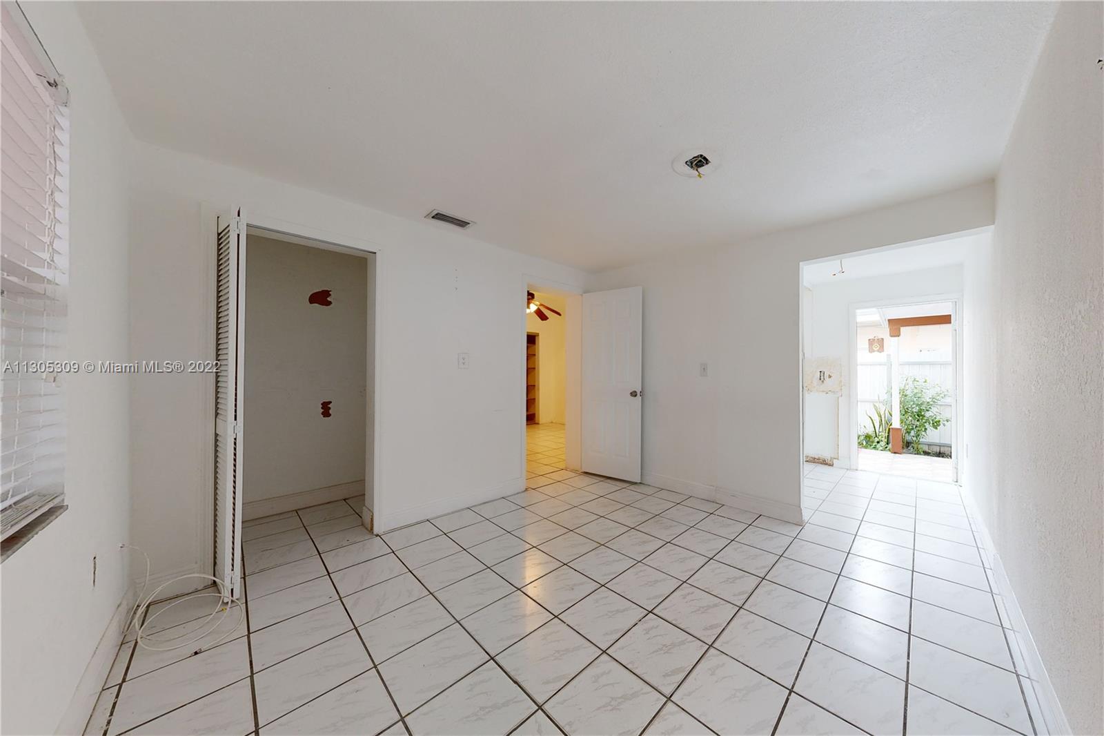854 NW 30th Pl