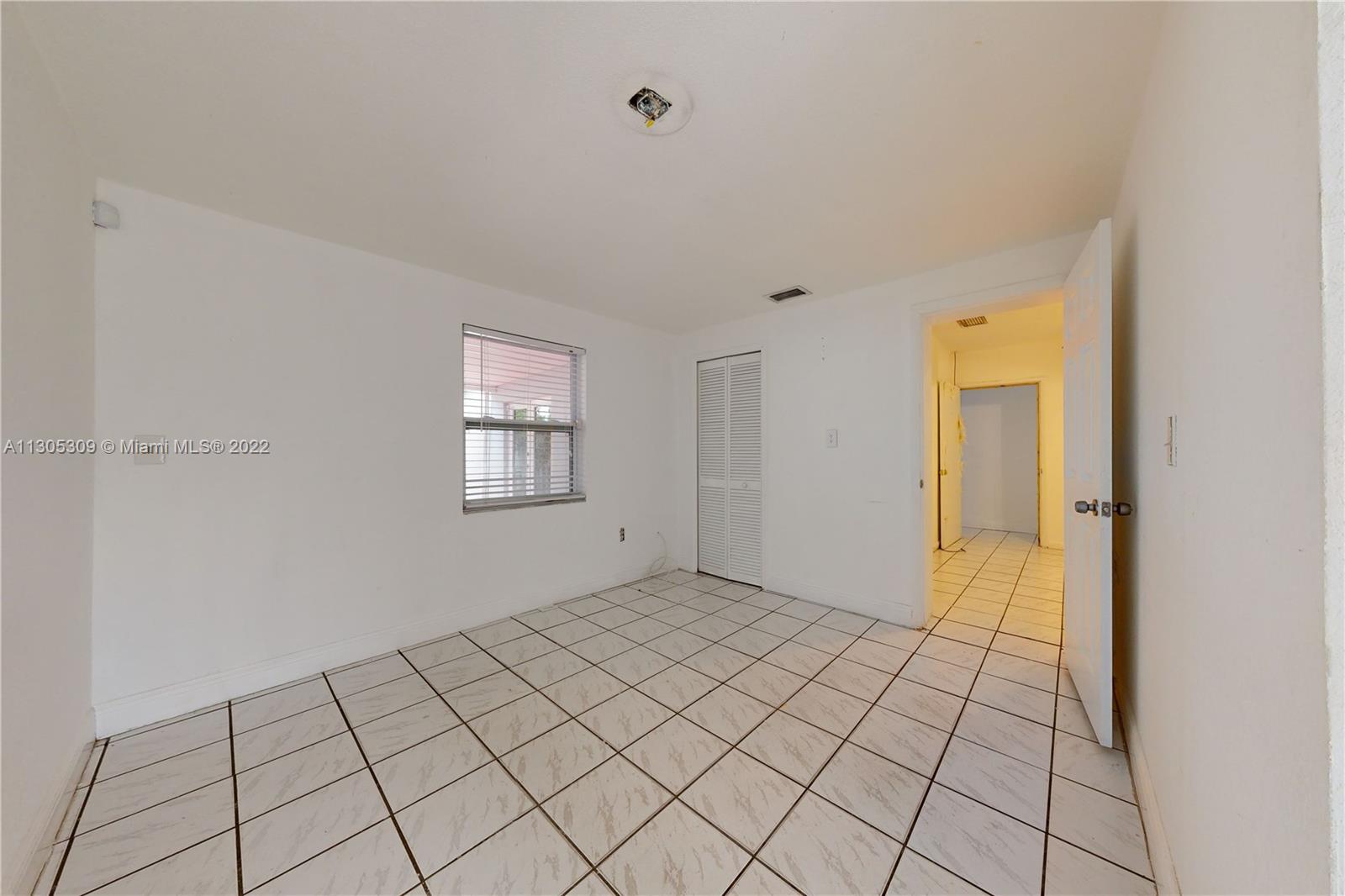 854 NW 30th Pl