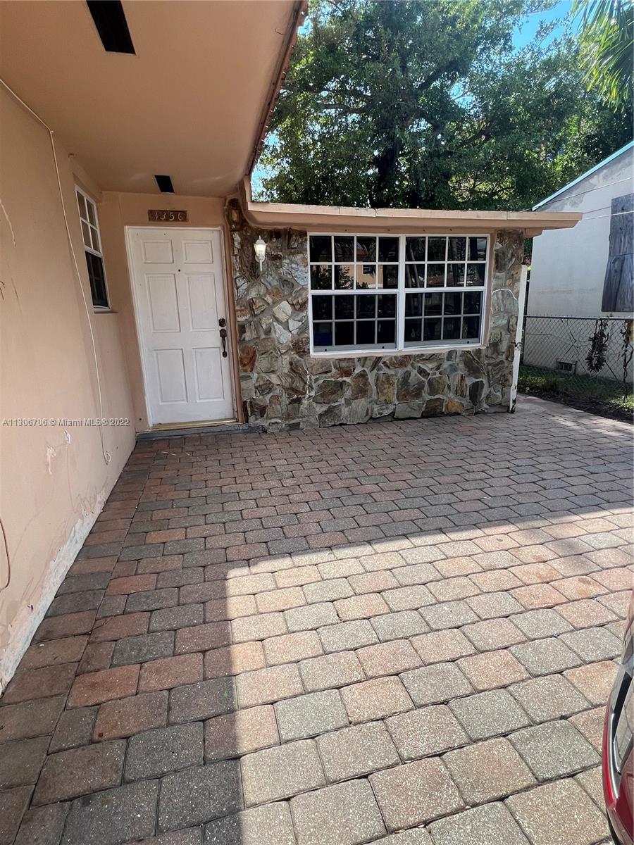 1354 SW 21st Ter Unit: REAR