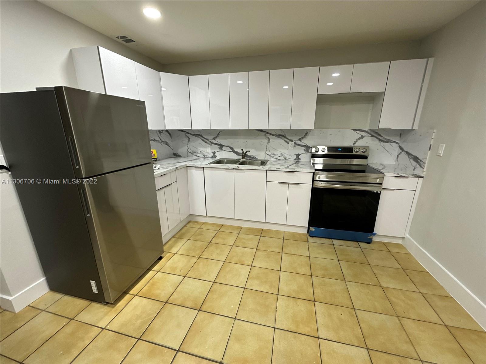 1354 SW 21st Ter Unit: REAR