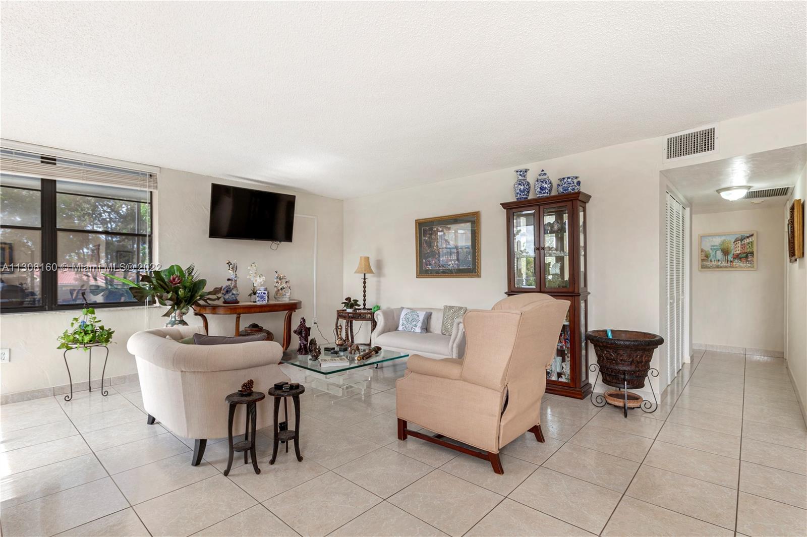 10850 N Kendall Dr Unit: 303