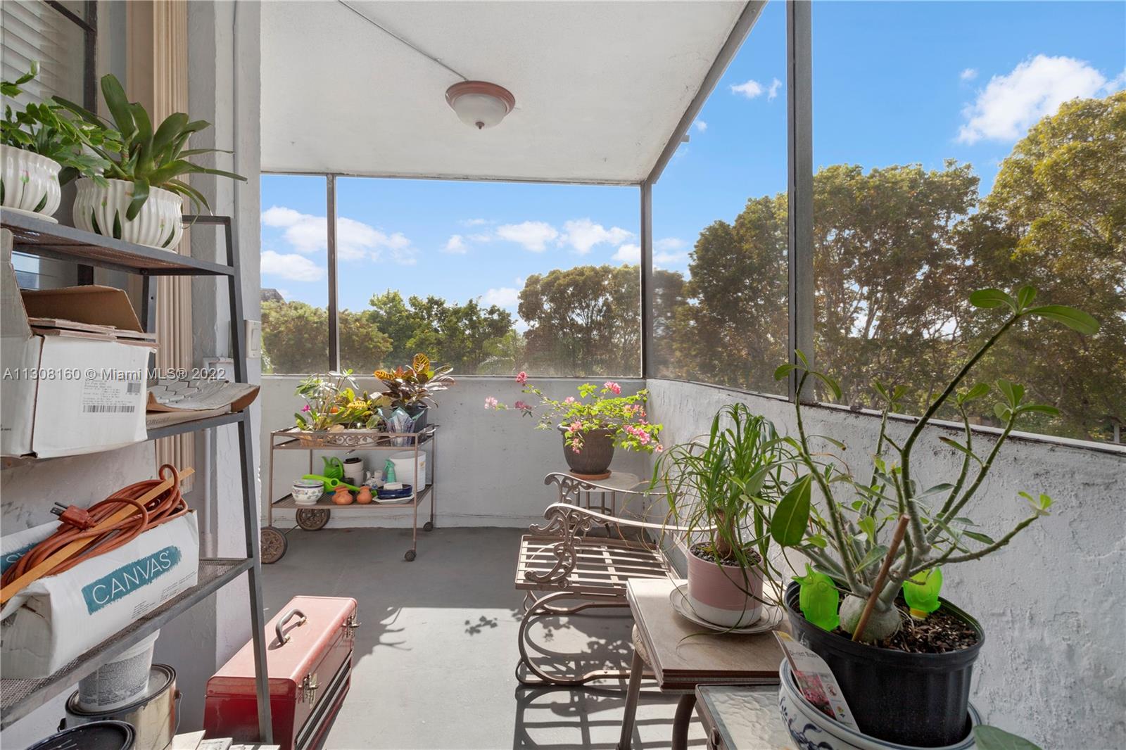 10850 N Kendall Dr Unit: 303