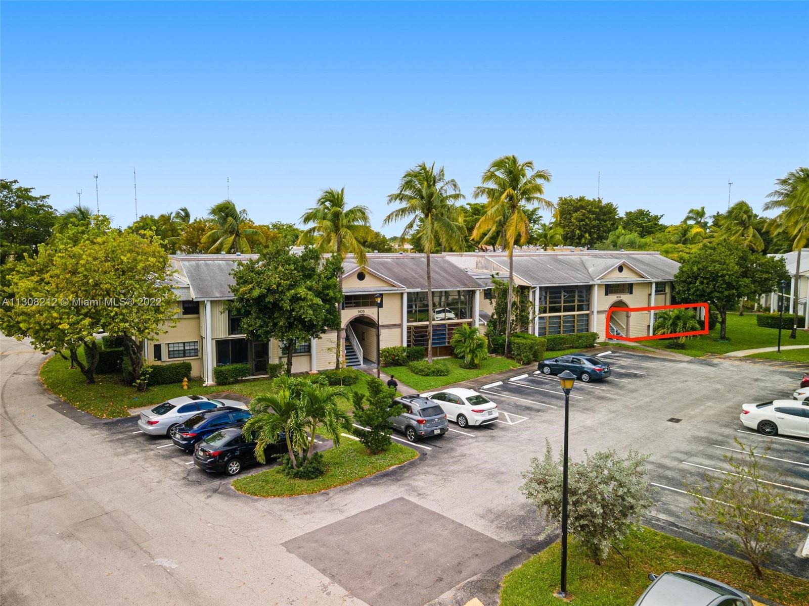 905 NE 199th St Unit: 108